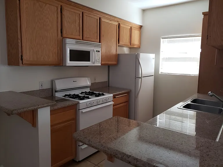 Sedona Apartments — Photo 7