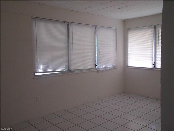 3rd image of 211 Lee Blvd