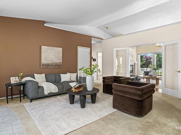 5th image of 15181 Drury Ln