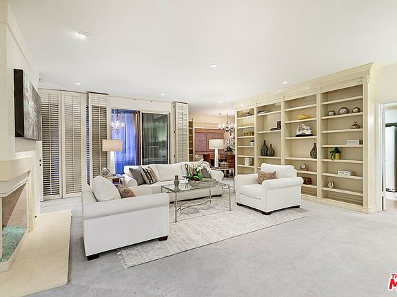 2nd image of 621 S Barrington Ave APT 109