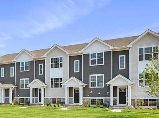 909 Briar Glen Ct, Hampshire, IL 60140