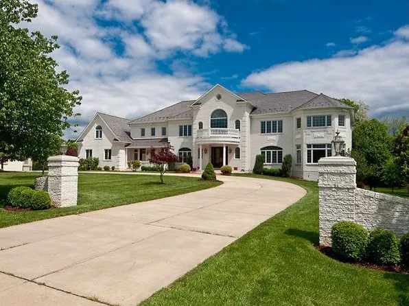 9943 Potomac Manors Dr, Potomac, MD 20854