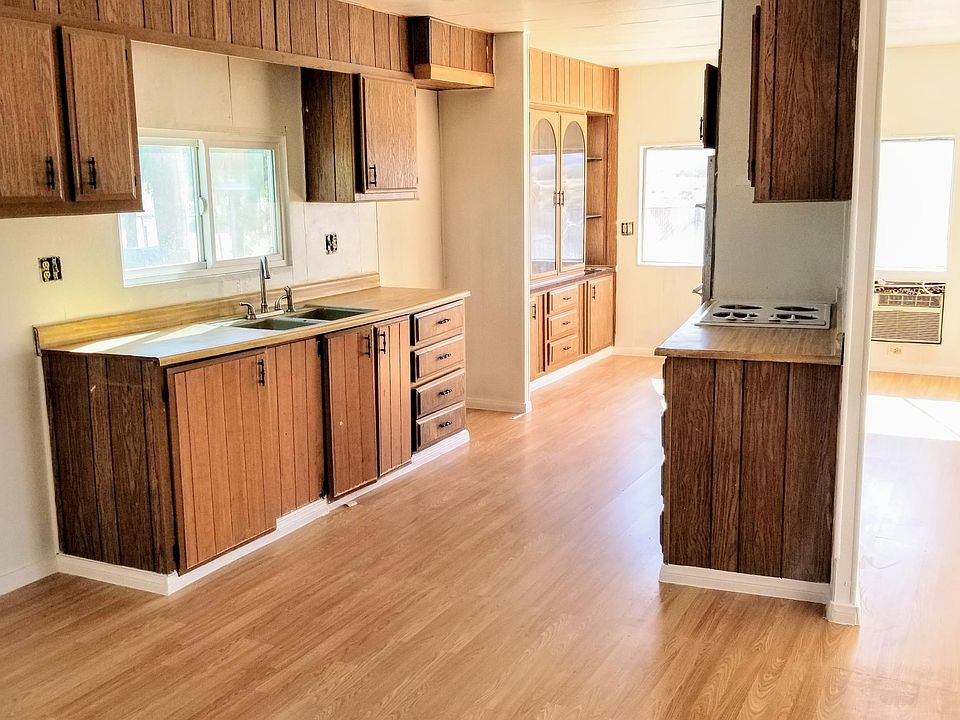 2nd image of 3430 Seaview Ave
