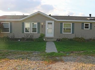 207 S Walnut St, Syracuse, IN 46567