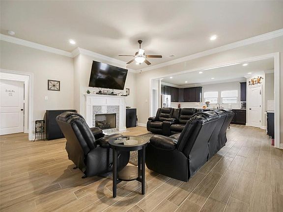 3rd image of 38 Driftwood Dr
