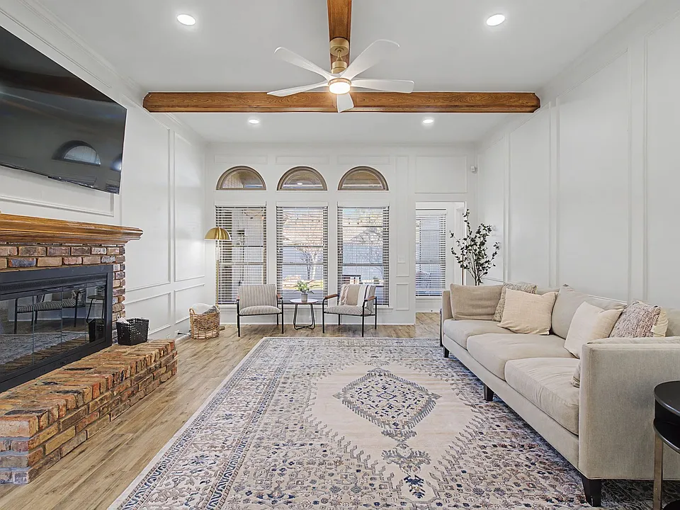 1203 Babbling Brook Dr