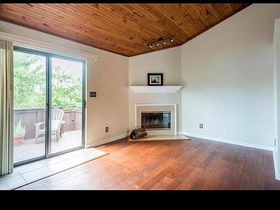 4th image of 2500 Knightsbridge Ln