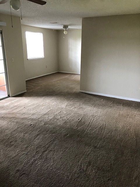 2nd image of 3962 Versailles Dr