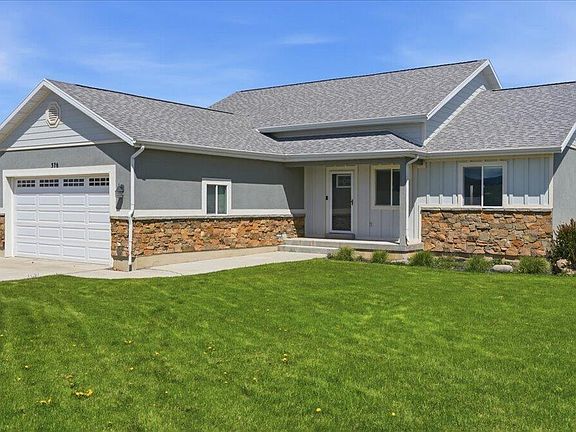 2nd image of 376 River Bluffs Dr