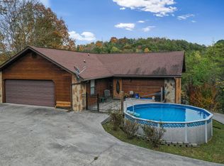 646 Parton Hollow Rd, Sevierville, TN 37876