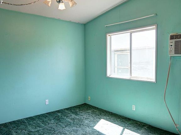 South East bedroom with A/C