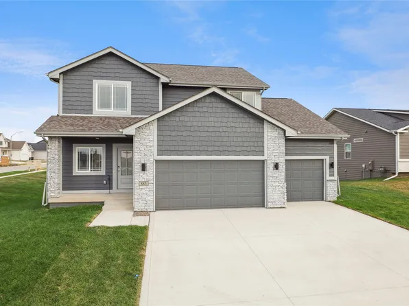 885 NW Frescott Cir, Waukee, IA 50263