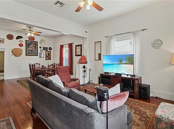 3rd image of 1808 Hodges St
