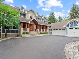 W334N5832 Garvin Ln, Nashotah, WI 53058