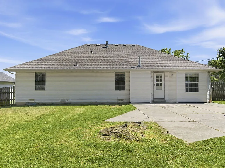 657 Kings Carriage Rd — Photo 35