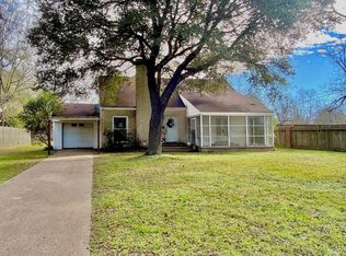 102 N Gordon Dr, Crockett, TX 75835