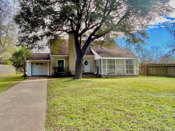102 N Gordon Dr, Crockett, TX 75835