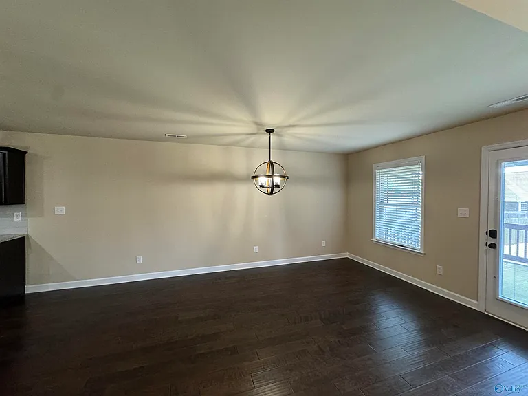 120 Meadowglade Ln — Photo 11