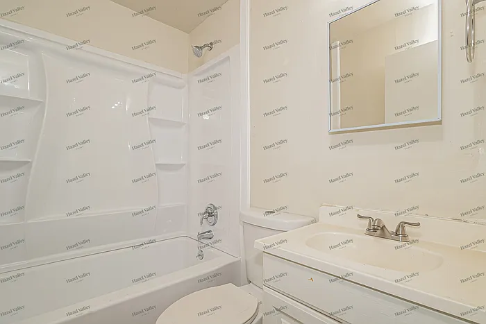 205 McAlpine Dr — Photo 10
