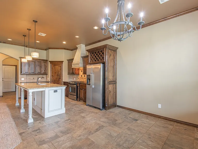 701 Lindsey Ln — Photo 15