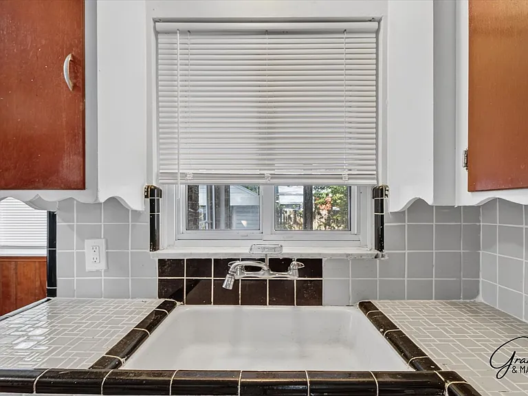 5915 Lodewyck St — Photo 10