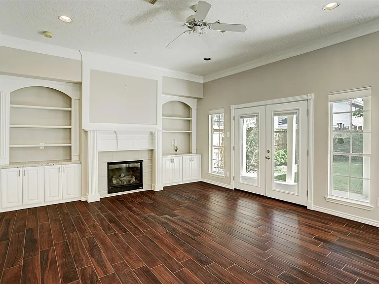 4425 Mildred St — Photo 10