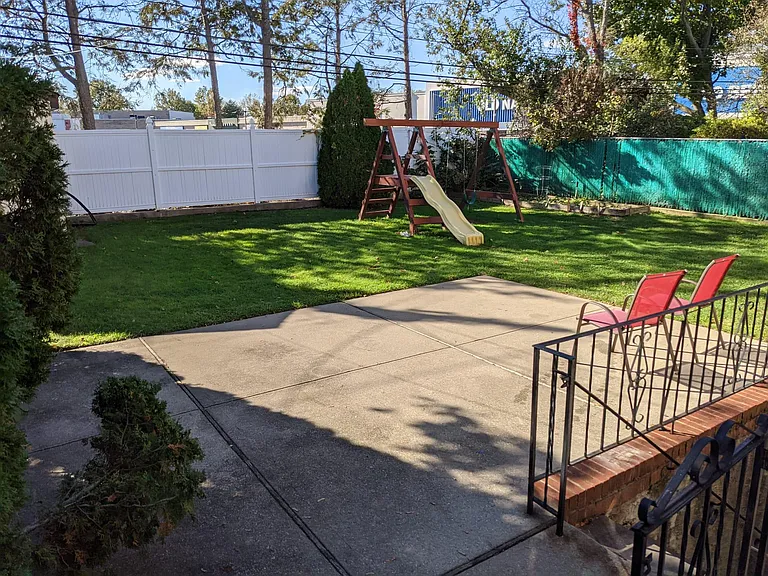 25 Kalda Ave — Photo 2