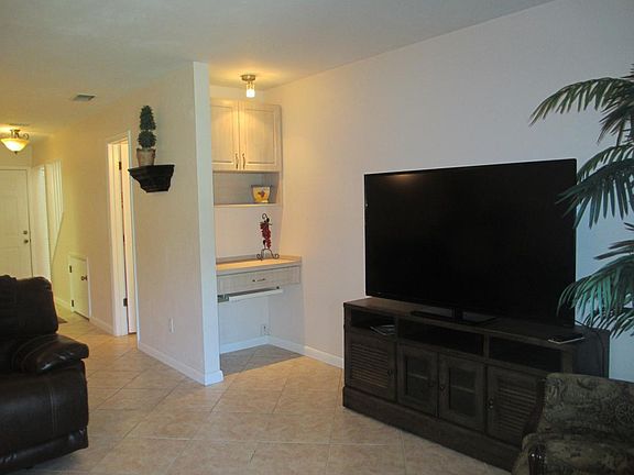 5th image of 250 Orange Grove Dr Unit 2