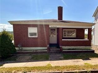 122 E Harvey Ave, Masontown, PA 15461