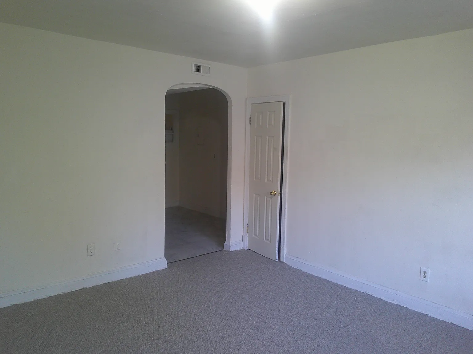 2 bed, 800 sqft, $2,000 — Photo 4