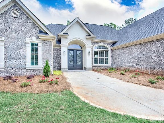 3rd image of 2106 Lacroix Way