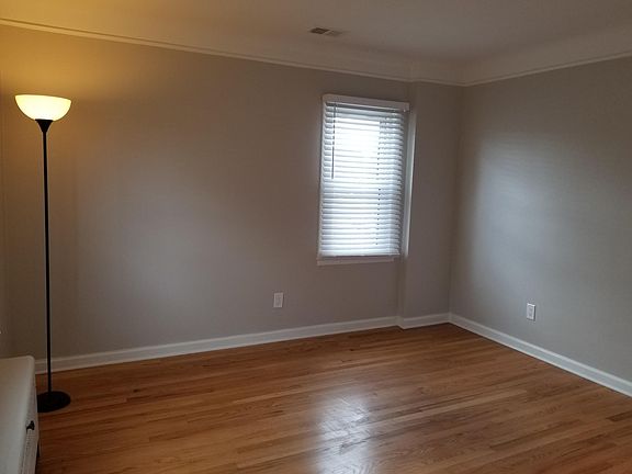 5th image of 324 E 3rd St APT 3