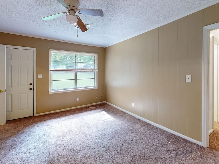 130 Graylynn Dr — Photo 13