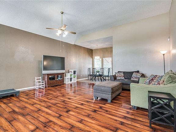 4th image of 4205 Mulberry Dr