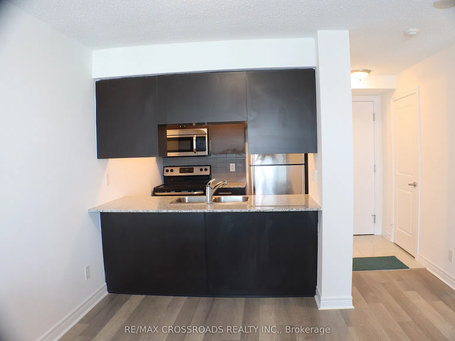 2 bed, $2,400 — Photo 2