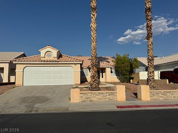 2nd image of 4848 Califa Dr