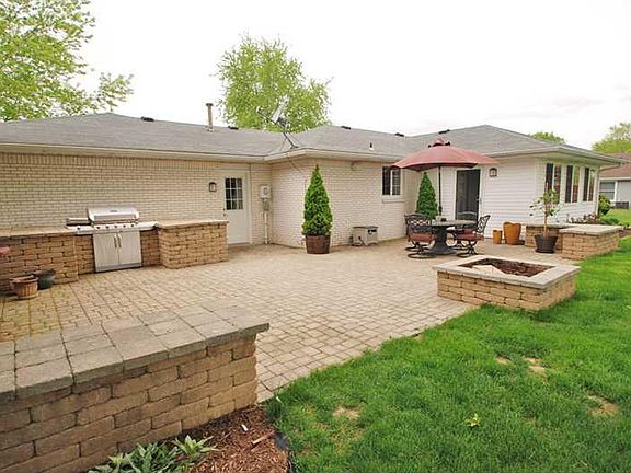 3rd image of 25 Fairway Dr