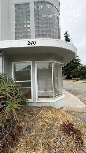 240 River St Photo 1