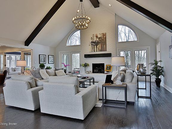 5th image of 102 Sunnyside Ct