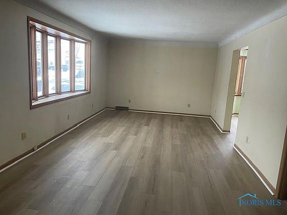 3rd image of 1225 Detroit Ave