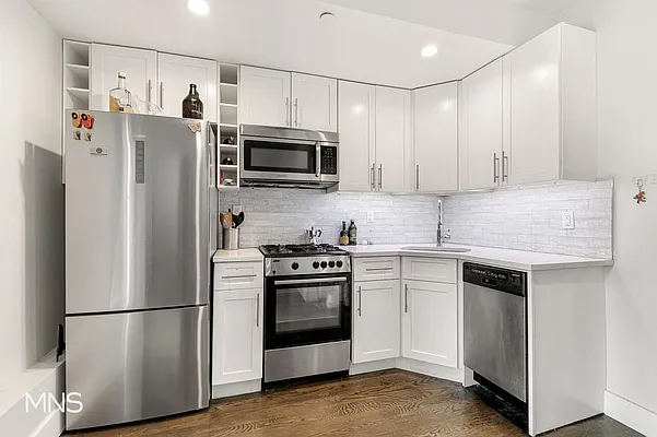 Rented by MNS | media 25