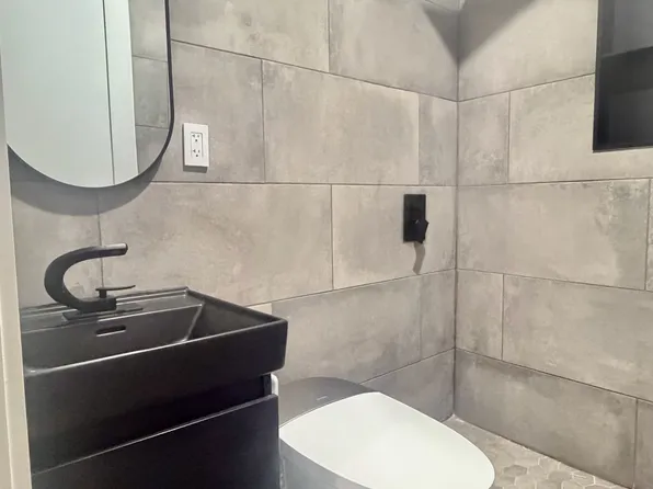 346 Franklin Avenue image 5 of 10