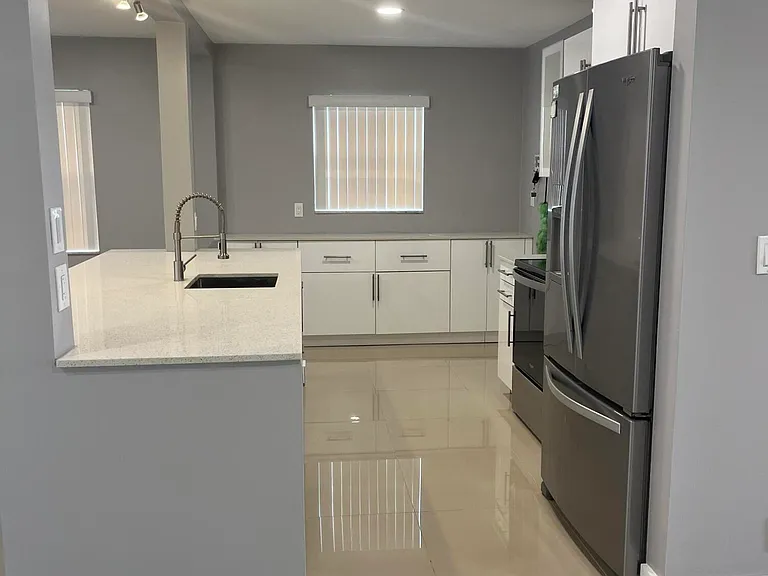 2396 SW 13th Ave — Photo 9