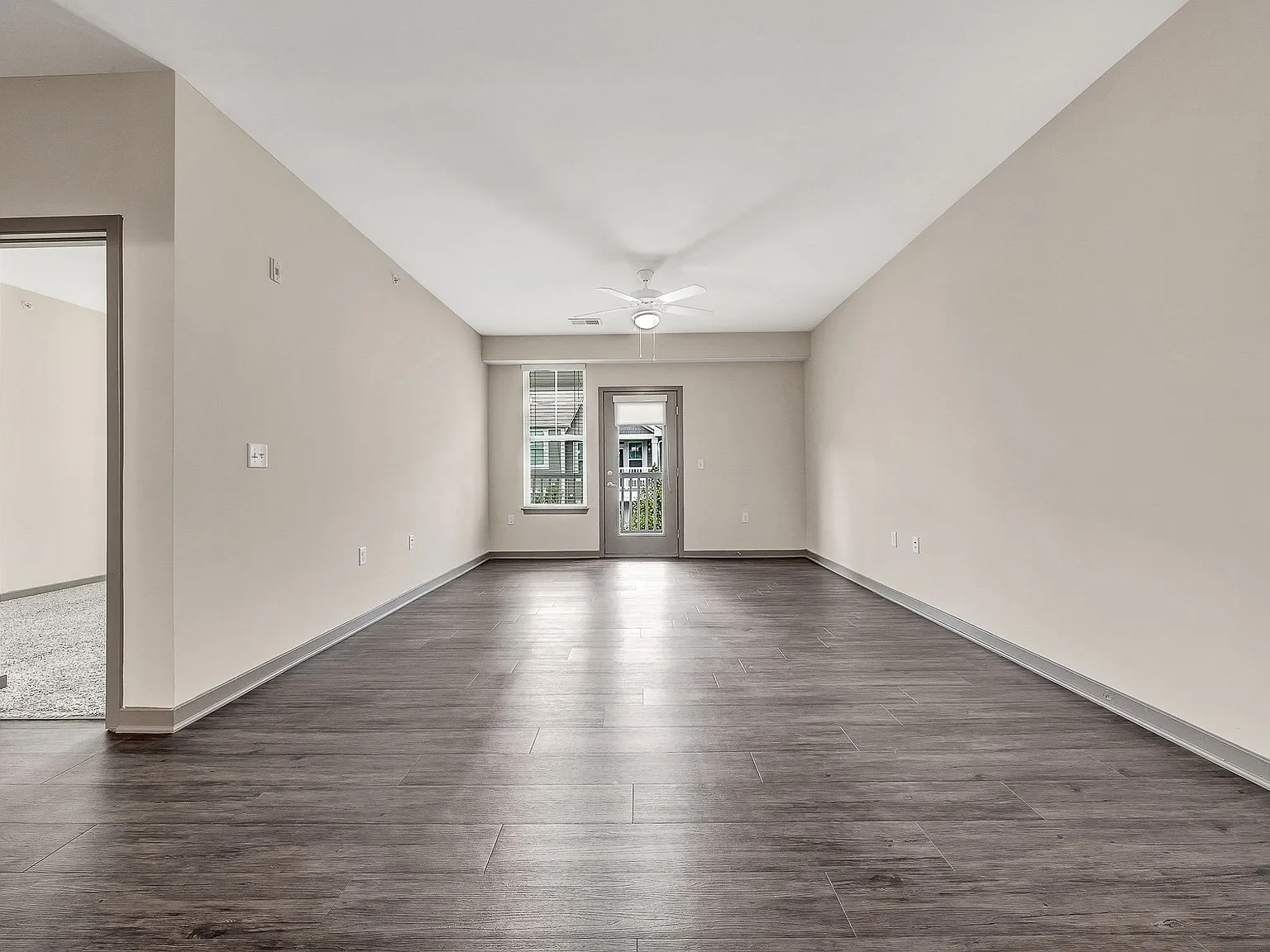 Avellan Springs Apartments — Photo 2