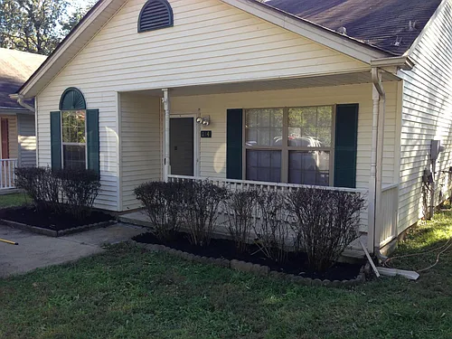 134 Wood Glen Way Photo 1