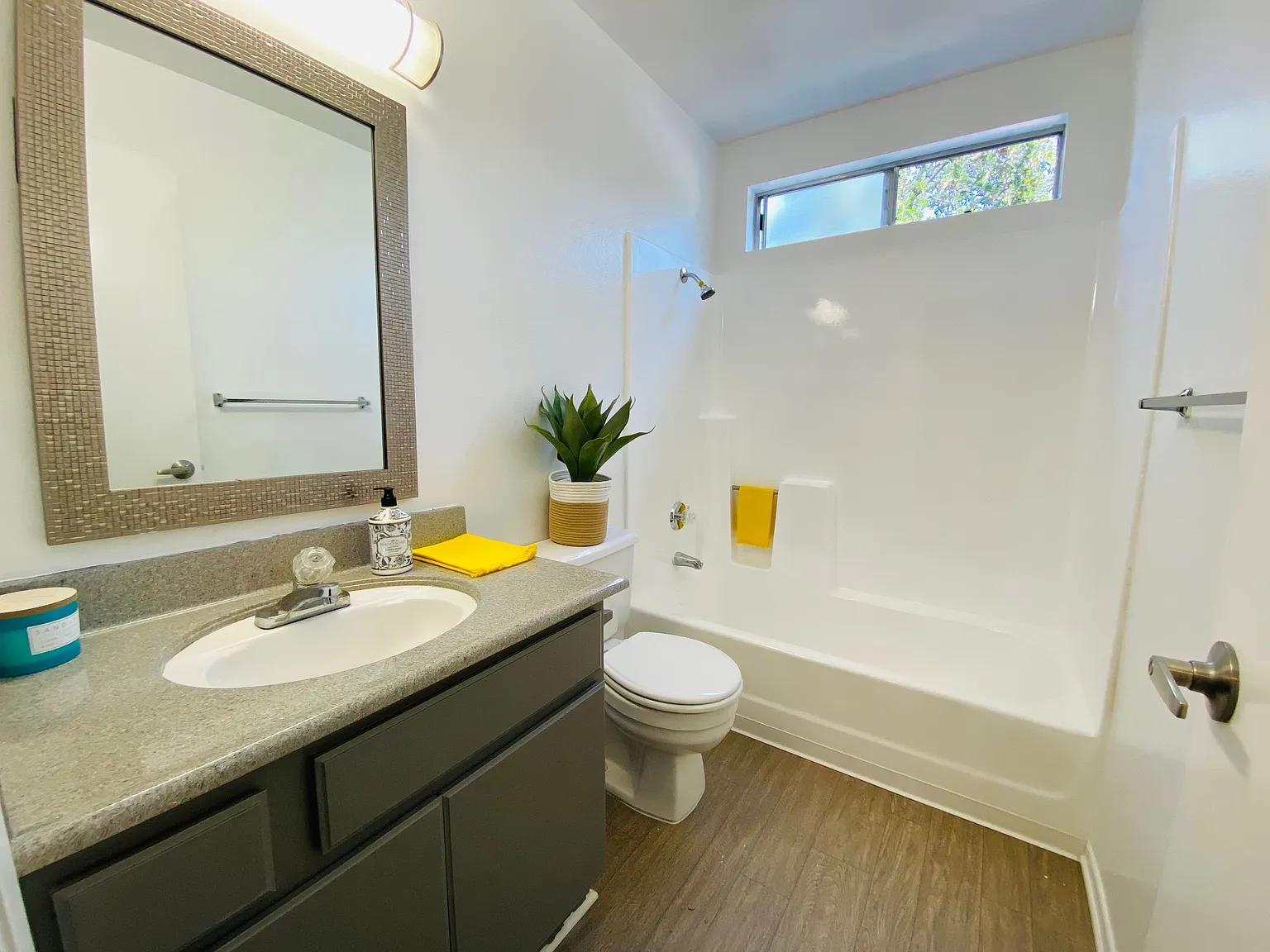 COUNTRY ORCHARD ESTATES — Photo 3