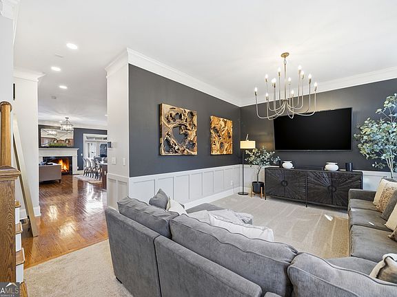 3rd image of 151 W Ridge Way