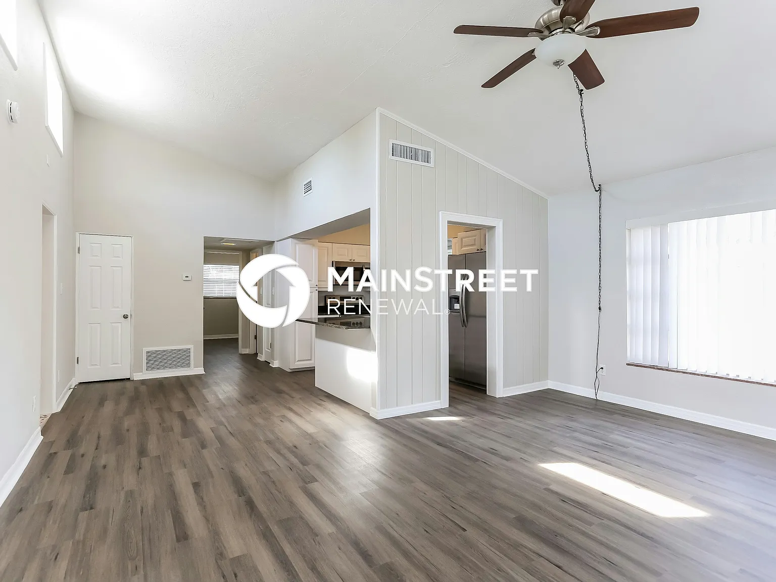 420 Flamingo Dr — Photo 2