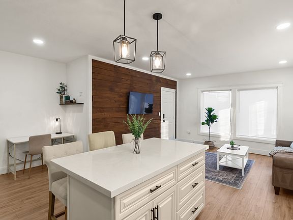 5th image of 102 S Lockwood Dr #4