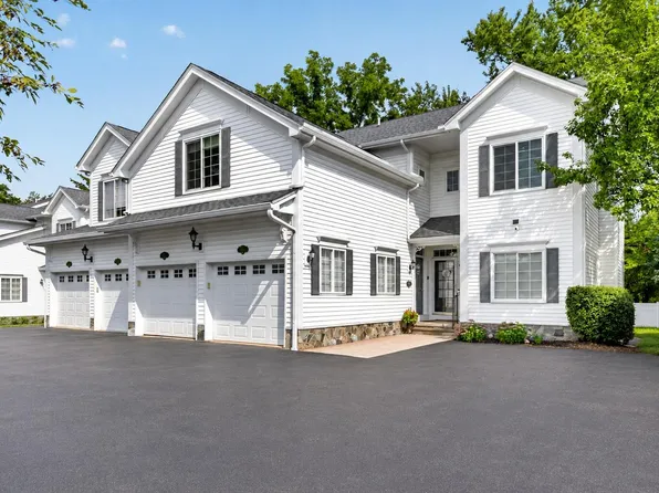 1684 Cassady Place Dr, Plymouth, MI 48170